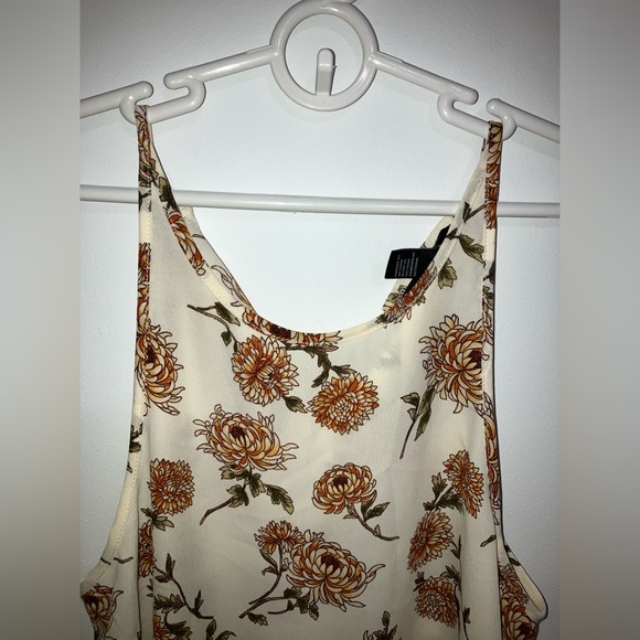 Floral Tank Top - Picture 2 of 3